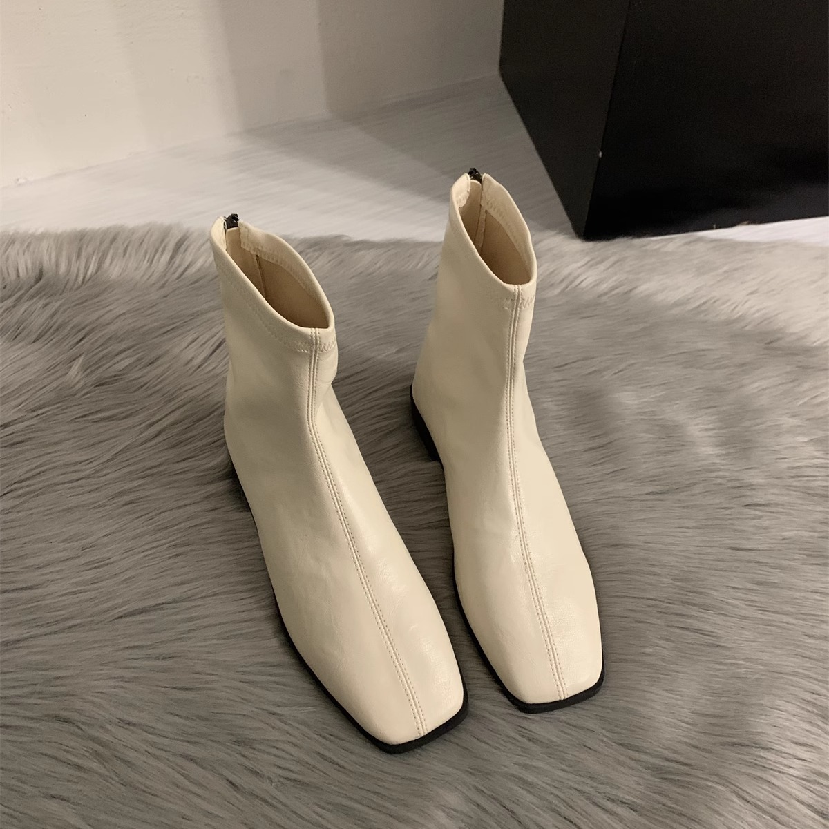 Minimalist Women's Soft Leather Square Toe Low Heel Knee Boots_voghion.com
