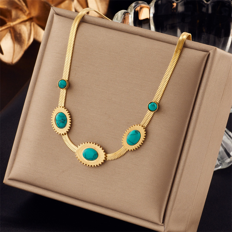 Fashion Round Oval Titanium Steel Inlay Turquoise Necklace 1 Piece display picture 5