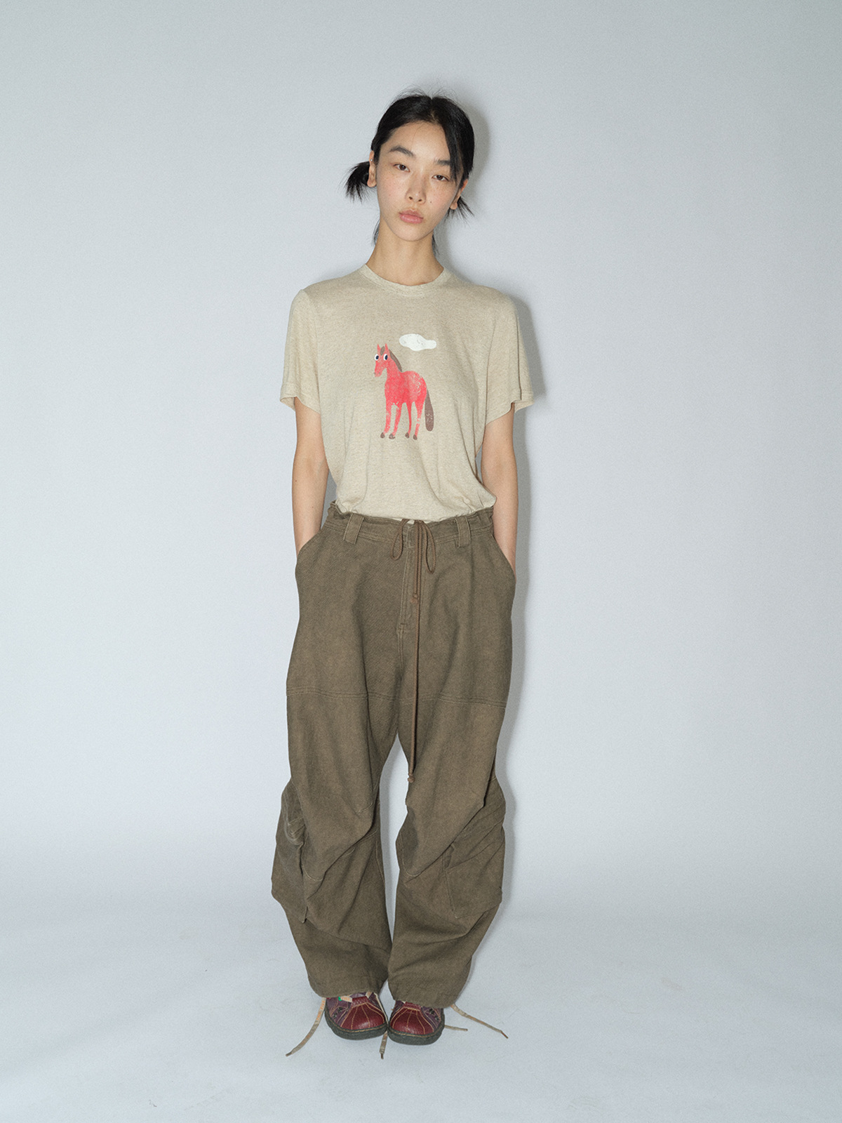 [知識時] 新商品の亜麻通気性ポニープリント丸襟半袖ゆったりカジュアルtシャツの上着の女性v 8208