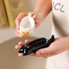 かわいい手描きのセラミックソースプレート、家庭用ソースプレート、酢プレート、クリエイティブな子猫の形をした箸ホルダー、鍋ソースソースプレート