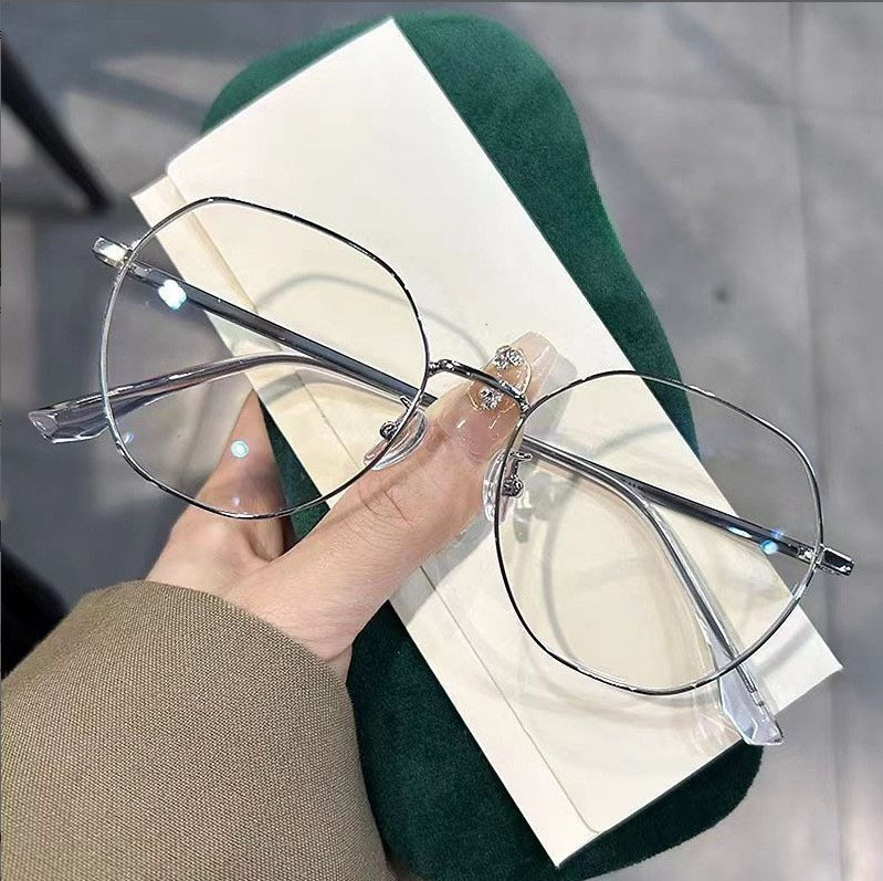 Polygonal cold silver large frame glasses for women with myopia can be equipped with blue light-proof large face slimming plain plain glasses Polygonal cold silver large frame glasses for women with myopia can be equipped with blue light-proof large face slimming plain plain glasses