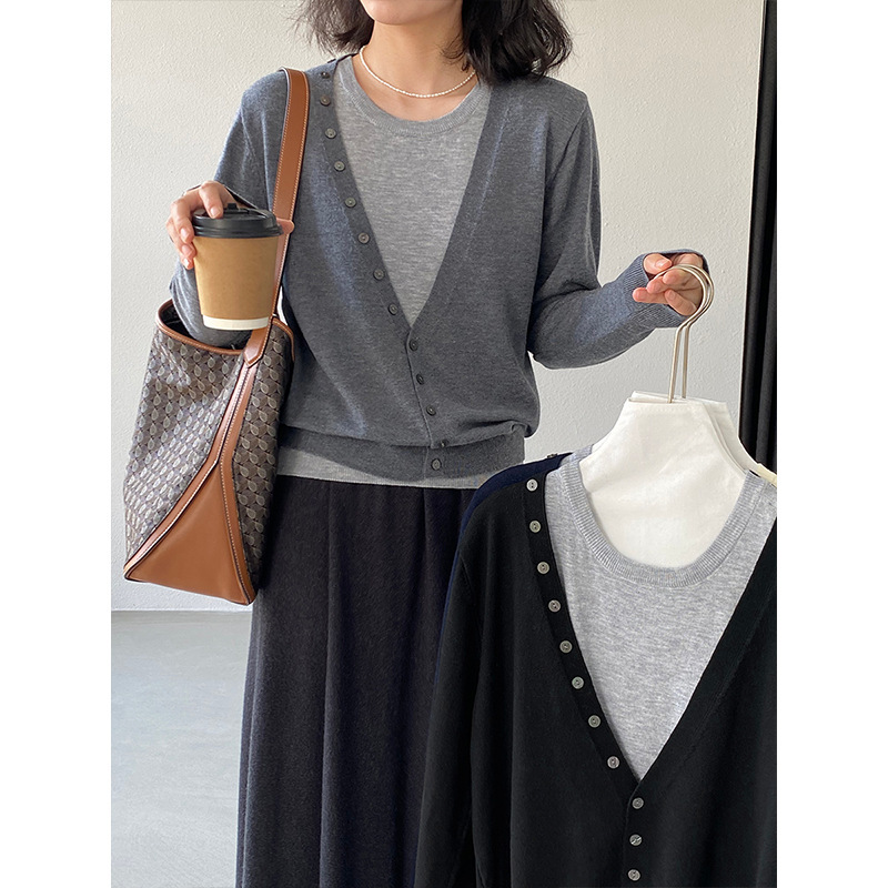 Jiangzuo Academy Daily ~ V-Neck Color-Block Layered Real Two-Piece Top for Women, Loose Wool Blend Knitwear 9908