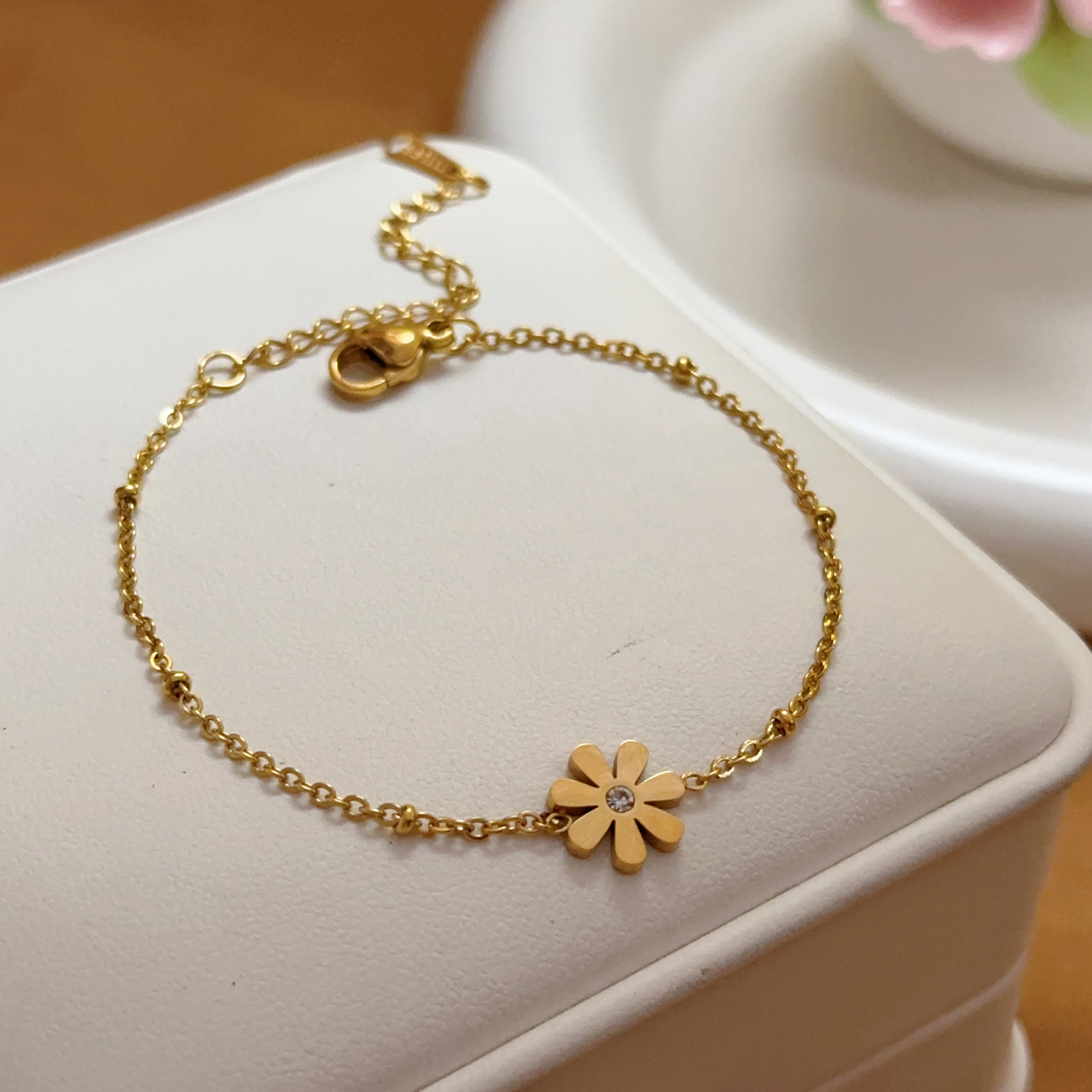 Nuevo collar de flores de margarita de titanio de acero de estilo francés 18 diamantes de oro encantador conjunto de joyería no se desvanece