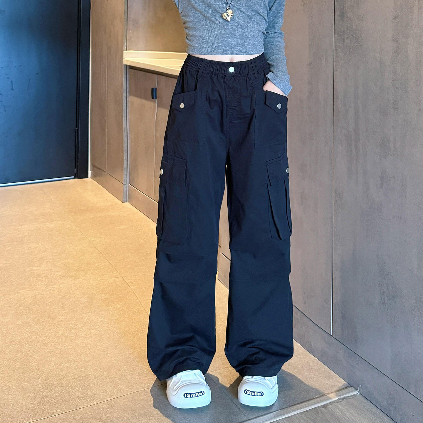 女童黑色工装裤春秋款2025新款儿童秋季裤子大童女孩秋装潮酷穿搭