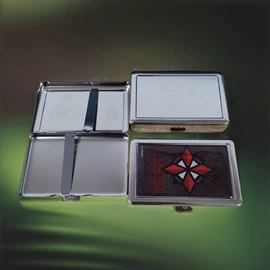 烟盒;充电打火机;卷烟器