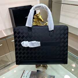 W宝龙男士包真皮公文包手提斜挎包电脑包商务男包高品质图片实拍