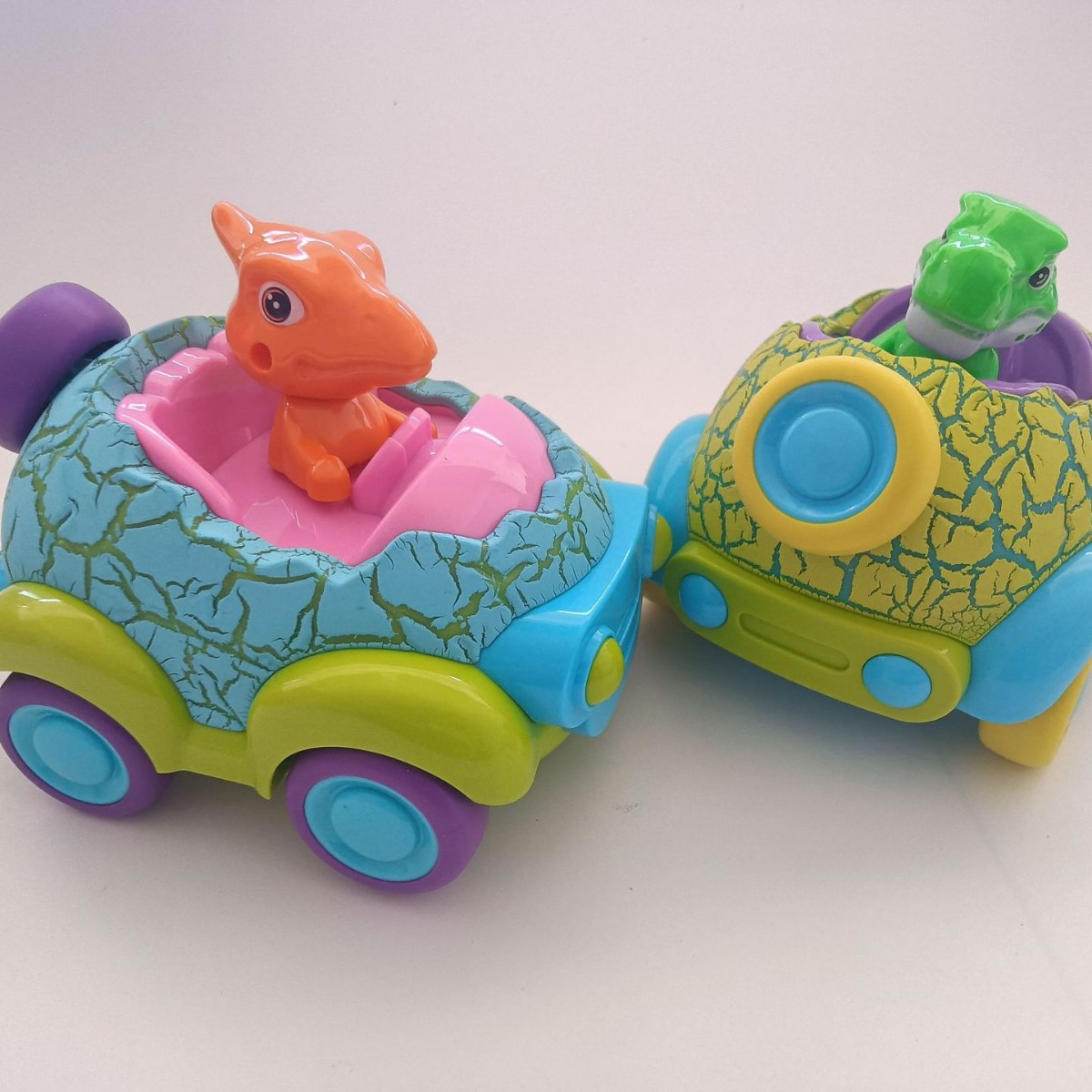 Dinosaurios transfronterizos dibujos animados juguetes de luces Aliexpress coche de acrobacias para niños modelo de coche unicornio coche de control remoto