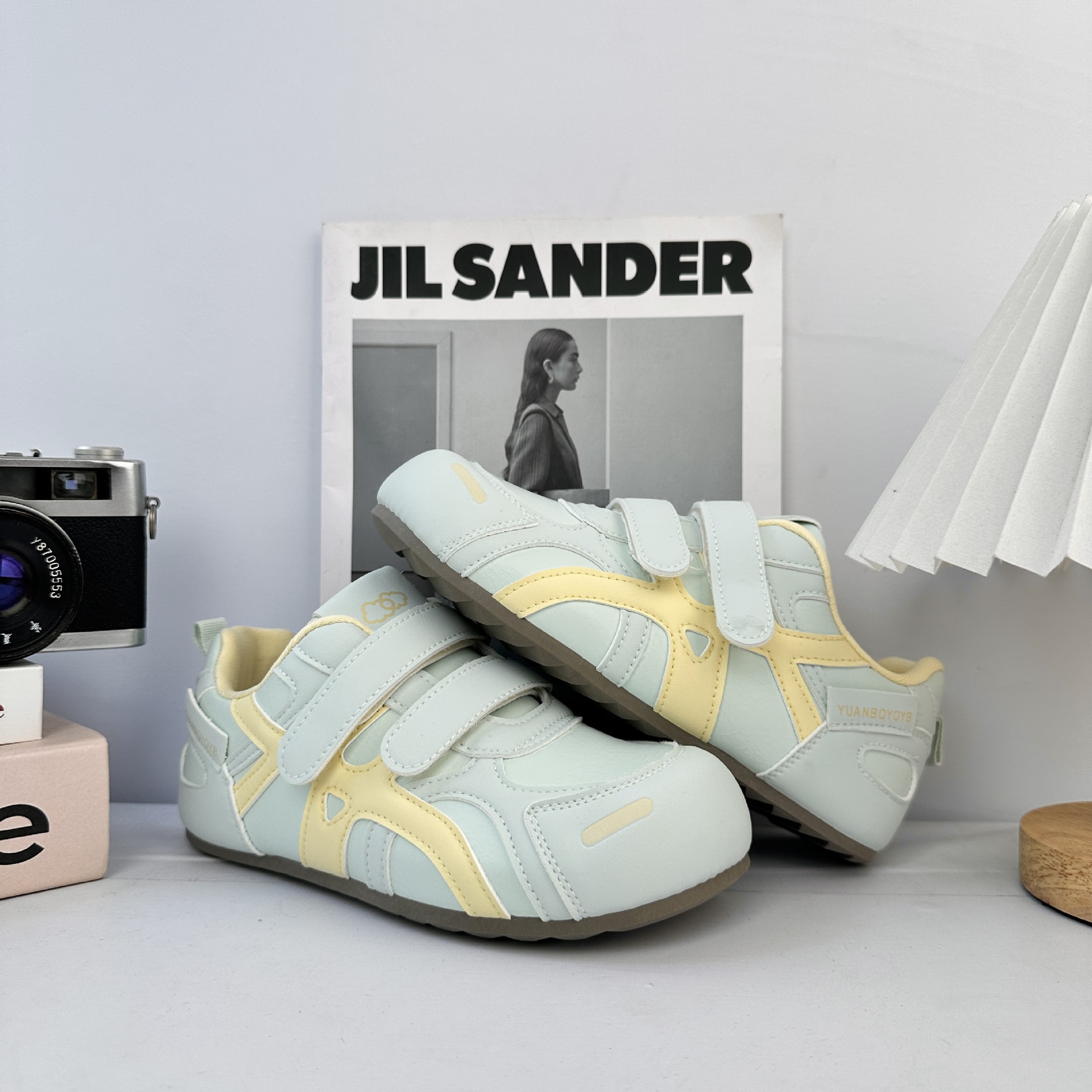 Zapatos blancos de fondo grueso para mujeres 2025 nuevos zapatos casuales de mujer de otoño, zapatos casuales de skate, zapatos casuales universales