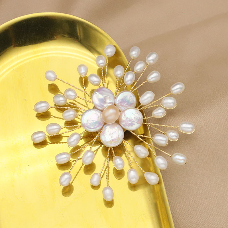 Perla de agua dulce natural sinuoso broche de las mujeres de alto grado de la flor de Navidad broche de gama alta de diseño de joyería al por mayor