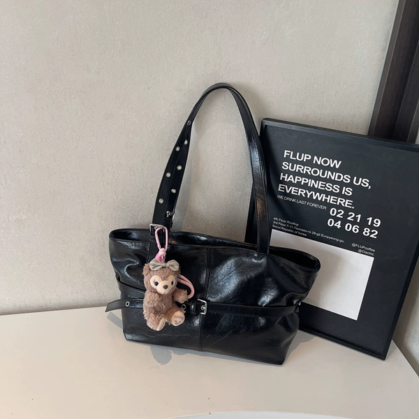 Black pendant