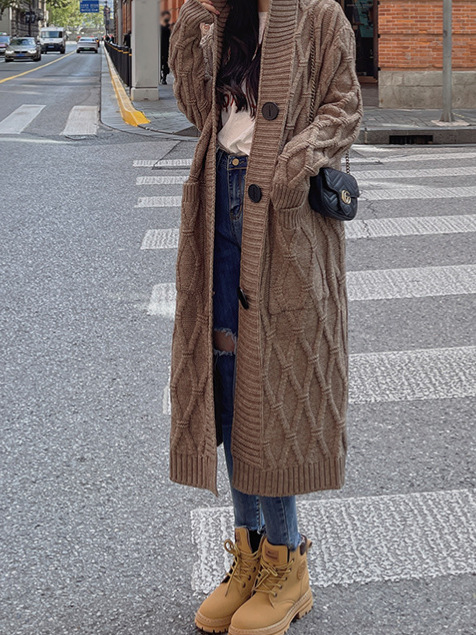 24 invierno Puyuan Retro encapuchado de torsión de estilo medio y largo abrigo de suéter para mujeres otoño invierno perezoso
