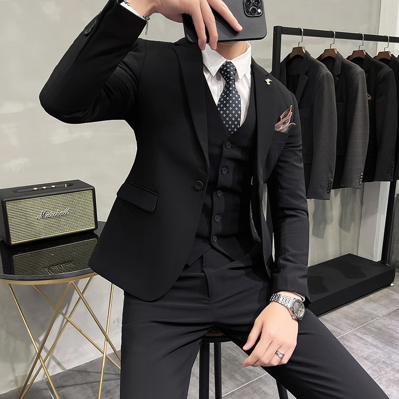 Venta al por mayor de nuevos productos traje de color sólido para hombre 2025 moda casual traje azul delgado coreano para hombre en stock