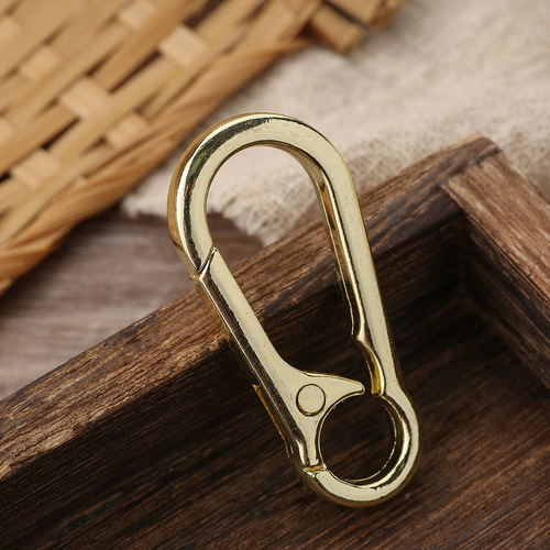 Golden carabiner creative waist buckle car key chain accessories gold-plated hanging buckle Yiwu small commodities manufacturer wholesale