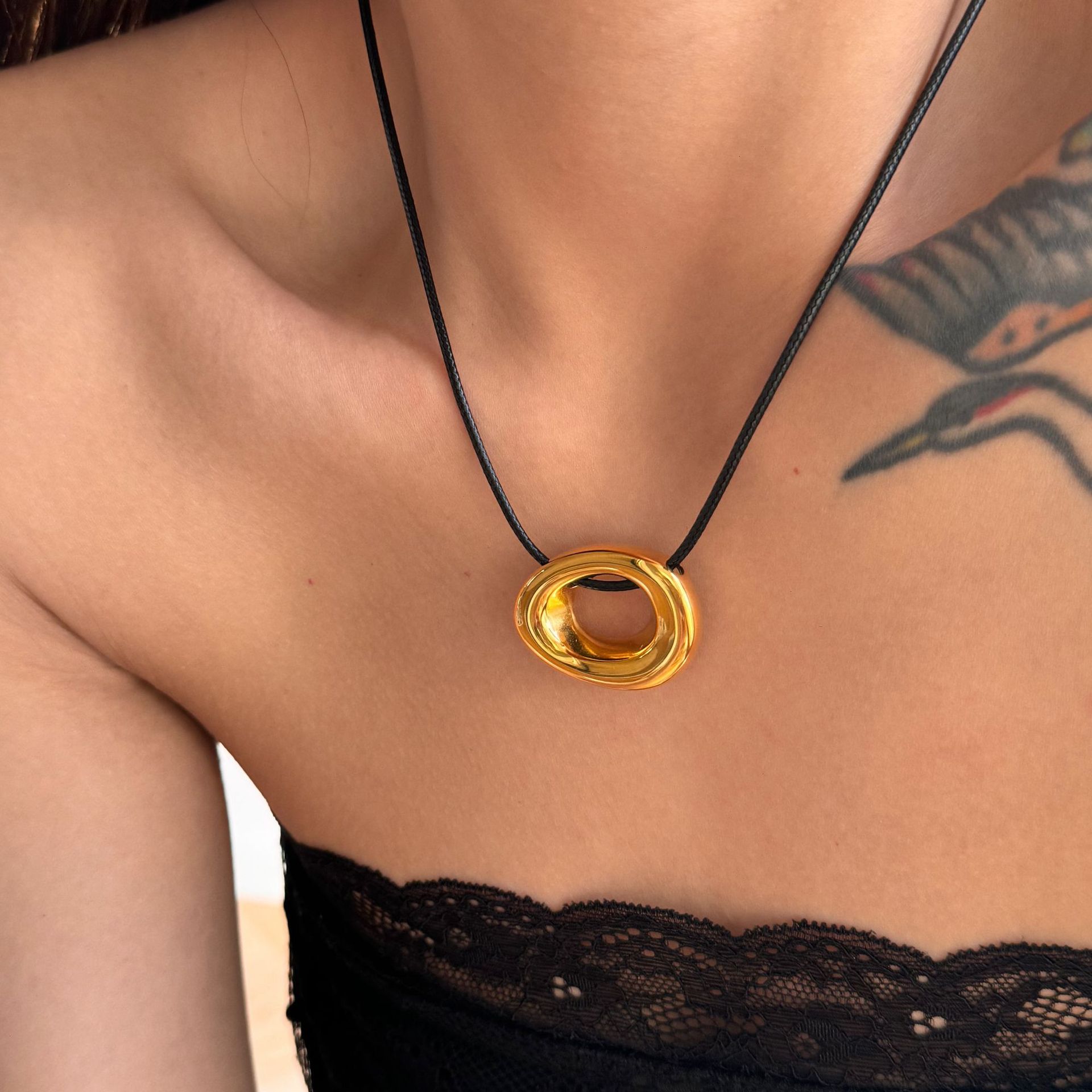 Outdoor, Shopping Occasion 304 Stainless Steel, Titanium Steel Material Titanium Steel 18K Gold Plated Basic Modern Style Classic Style Plating Water Droplets Solid Color Pendant Necklace