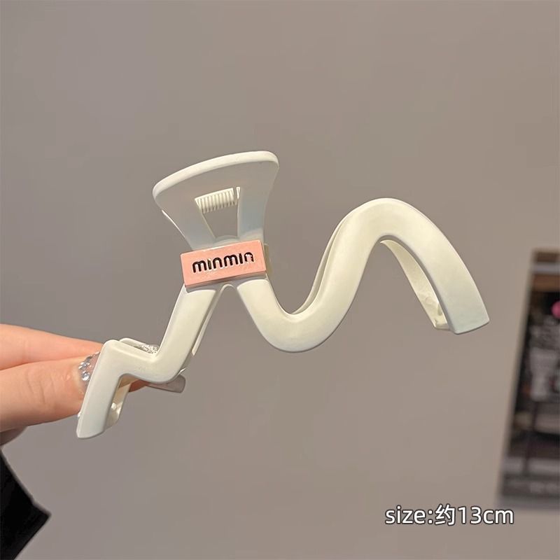 Zhao Lusi mismo estilo de clip de agarre de lazo femenino 2025 nuevo clip de tiburón grande de alta gama en la parte posterior de la cabeza horquilla