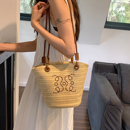 Women's Large Capacity Bag  New Style Woven Straw Bag Crossbody Bag Summer Beach Straw Bag Bucket Shoulder Bag