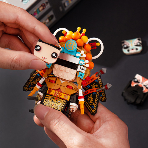 LOZ/Lizhi small particle building blocks national trend Peking Opera knife and horse dan assembly toy educational children boys and girls