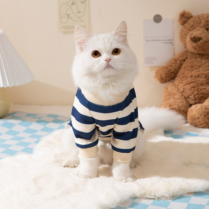 Lindo oso rayas de cuatro patas ropa para el hogar Gato Azul muñeca de tela gato primavera y otoño gatito fino leche perro mascota ropa de gato