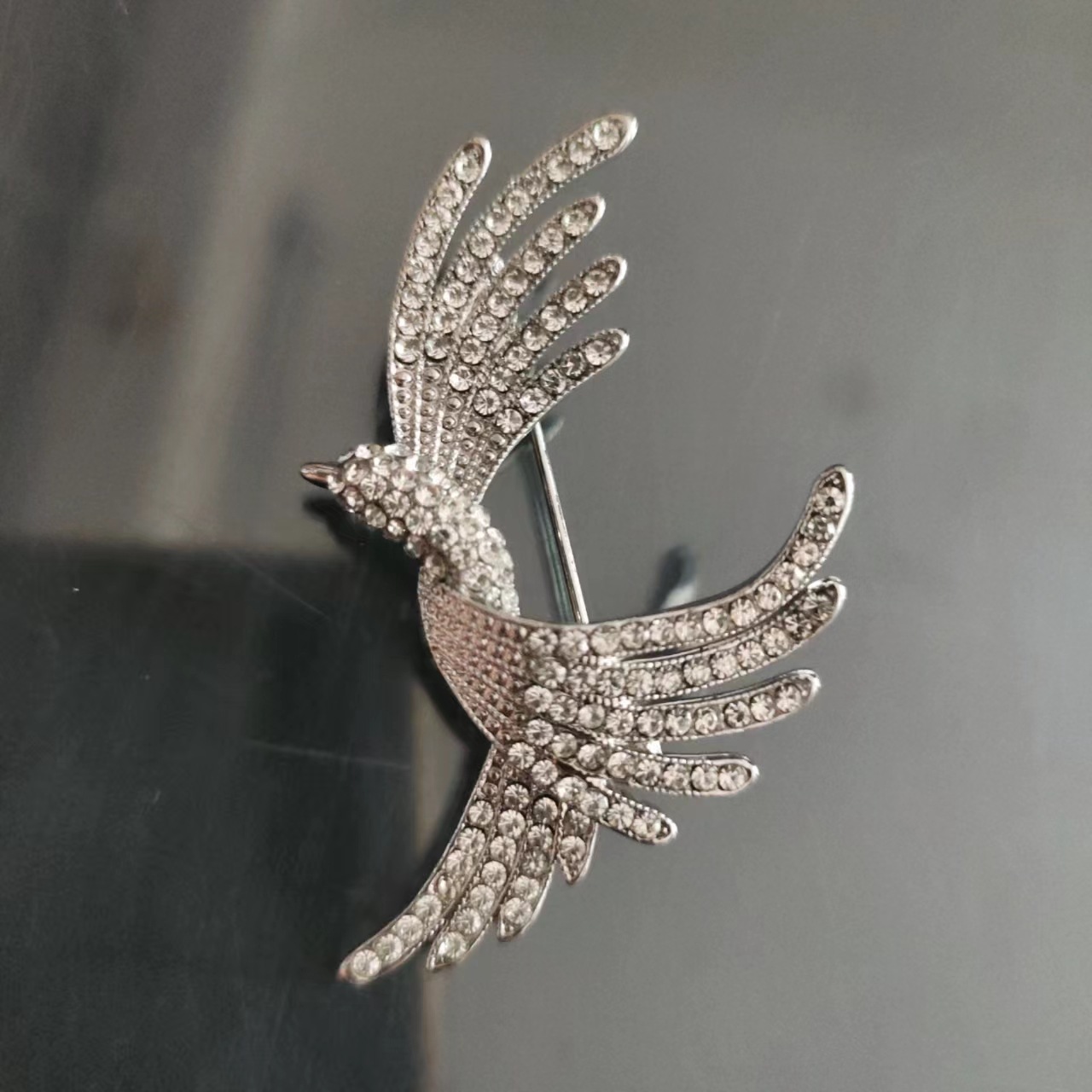 Elegant Simple Style Letter Bird Alloy Rhinestones Women's Brooches display picture 9