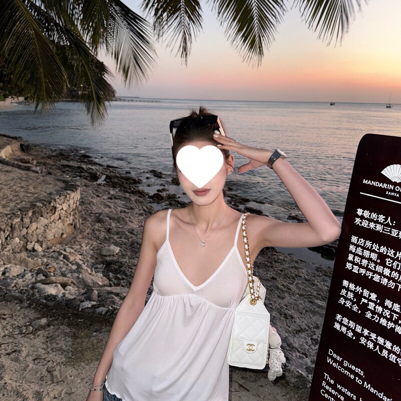 260g Rayon Skin-Friendly Slim-Fit V-Neck Camisole for Women, Summer Sexy Shoulder Strap Slimming Casual Sleeveless White Top 260g Rayon Skin-Friendly Slim-Fit V-Neck Camisole for Women, Summer Sexy Shoulder Strap Slimming Casual Sleeveless White Top