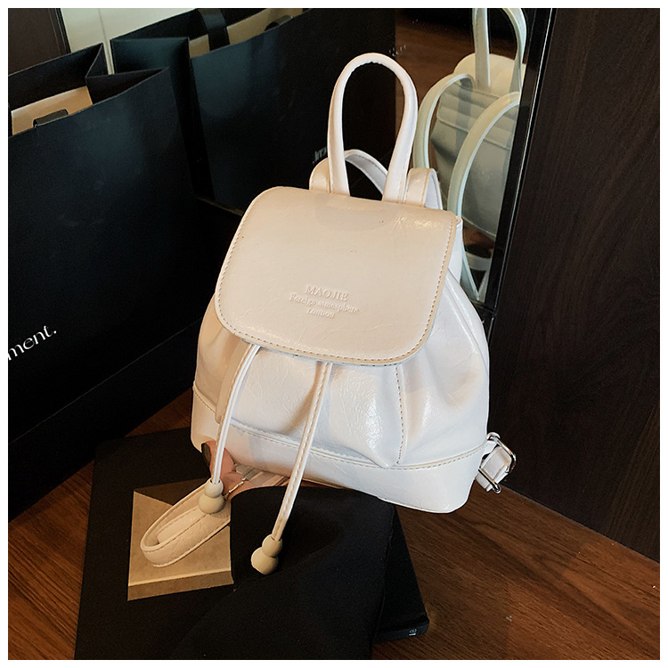 Simple, versatile and niche design women's backpack 2025 new trendy casual small backpack, fashionable travel small schoolbag undefined