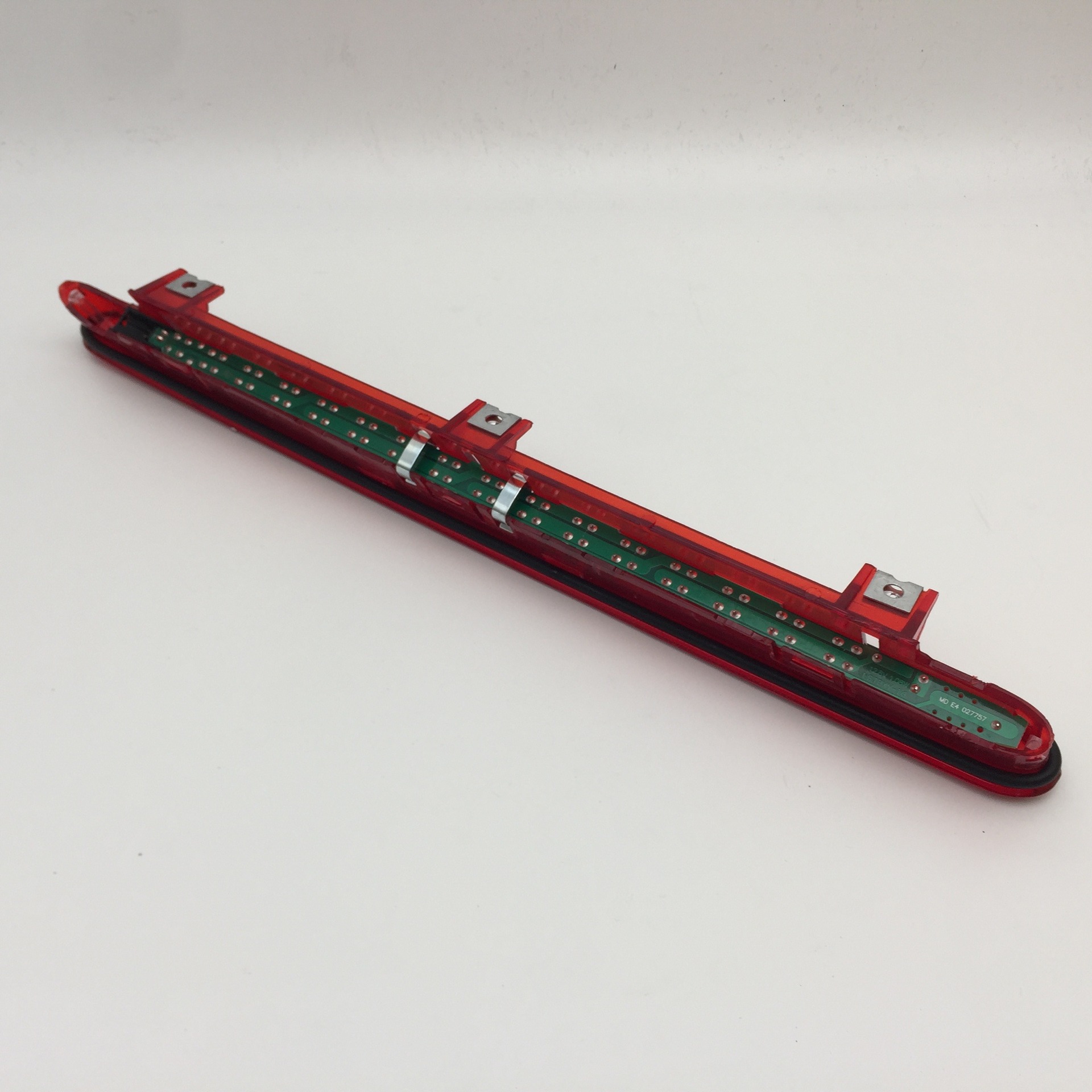 Aplicable a Volkswagen 05 - 15 Tuan luz de freno de alto nivel, cubierta del maletero, luz de freno trasera