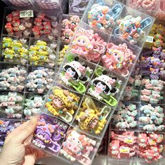 ネットの赤い爆発の大きいサイズのサンリオの泡のマットのクールな女の子の漫画の子供の透かし彫りのヘアピンの少女の辺はカードを挟みます。