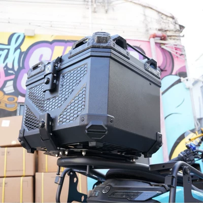 SWEER's new 45L motorcycle: Motorcycle trunk