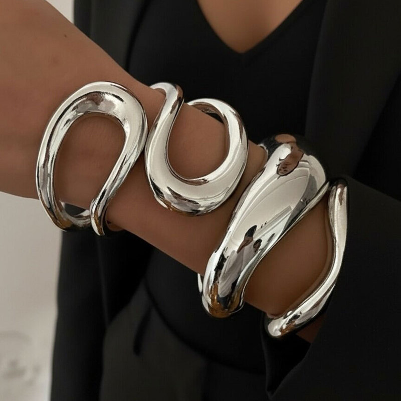 European and American Cross-Border Smooth Bracelets, Geometric Irregular Hollow Bracelets, Fashionable and Versatile Jewelry Sets, Environmentally Friendly Materials European and American Cross-Border Smooth Bracelets, Geometric Irregular Hollow Bracelets, Fashionable and Versatile Jewelry Sets, Environmentally Friendly Materials
