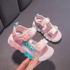 柔らかい底の滑り止め平底厚底男の子サンダル韓国風夏の新しい多用途アウターウェア人気の女の子ビーチシューズ