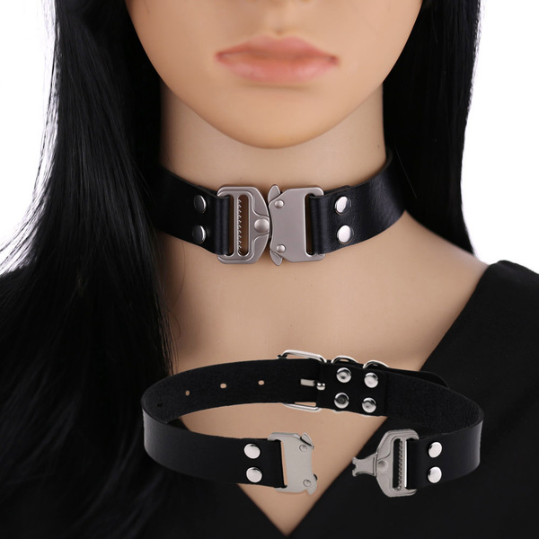 Genuine design choker with clasp