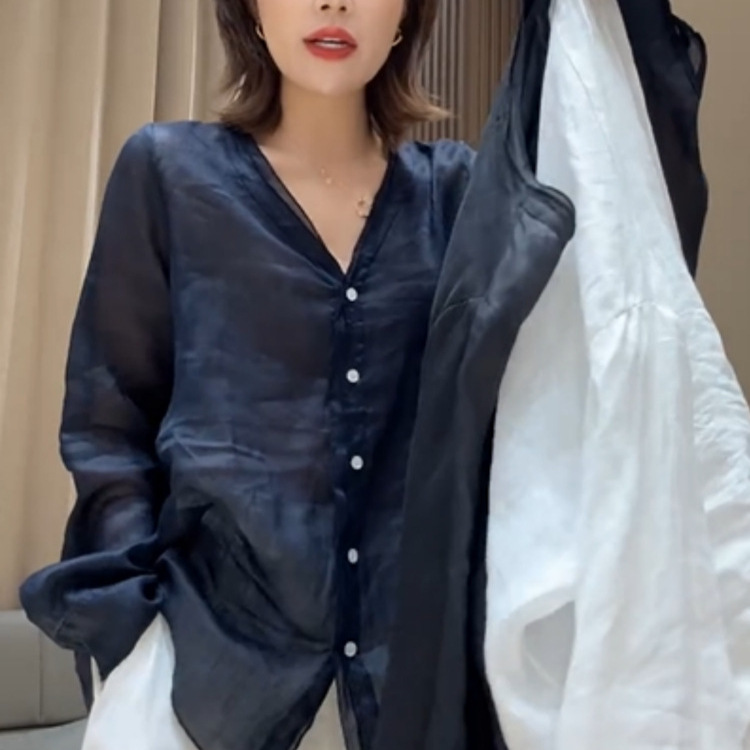 Plus-Size Women's Extra-Large Size 150kg European-Style Design Lightweight Semi-Sheer V-Neck Shirt for Women, Summer Comfortable Sun-Protective Cardigan Top Plus-Size Women's Extra-Large Size 150kg European-Style Design Lightweight Semi-Sheer V-Neck Shirt for Women, Summer Comfortable Sun-Protective Cardigan Top