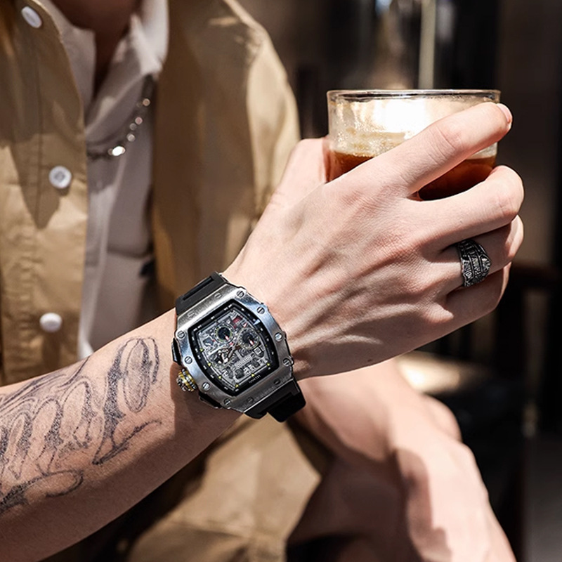 Universal waterproof quartz swiss watch