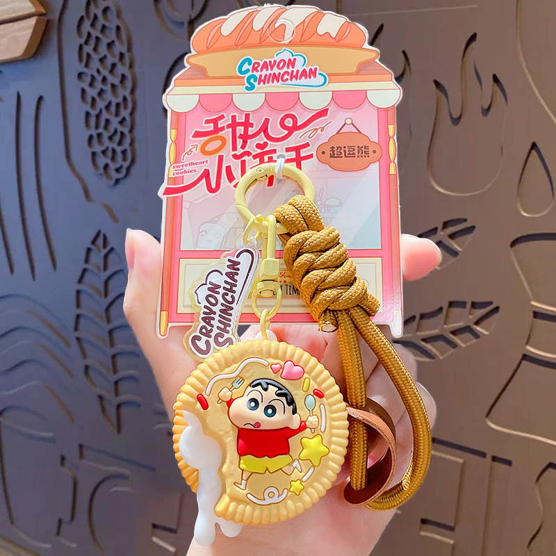本物のクレヨンしんちゃんシリーズカラフルなキーホルダーかわいい漫画クリエイティブ学生スクールバッグペンダント小さなギフト卸売|undefined