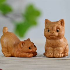 崖柏木彫り猫のハンドルの小さい置物のかわいい子猫のデスクトップのアイデアのシンプルな動物の女の子の子供のプレゼント