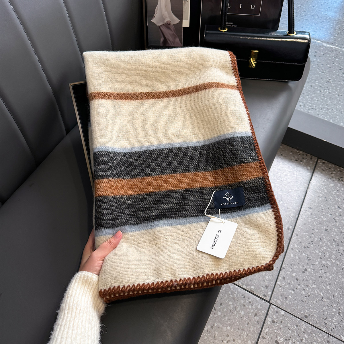 2026 Fall/Winter New Collection: Cashmere Scarf For Women, High-End Feel, Winter H-Letter Luxury Lightweight Cape, Thick And Warm Neckwear_voghion.com