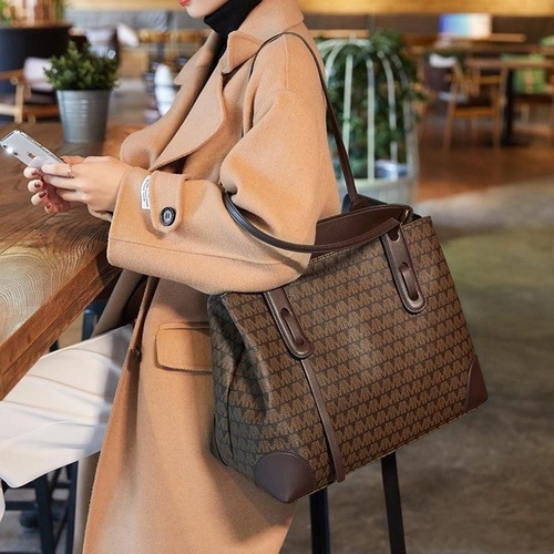 New trendy casual versatile popular tote bag stylish simple women's handbag large capacity shoulder bag