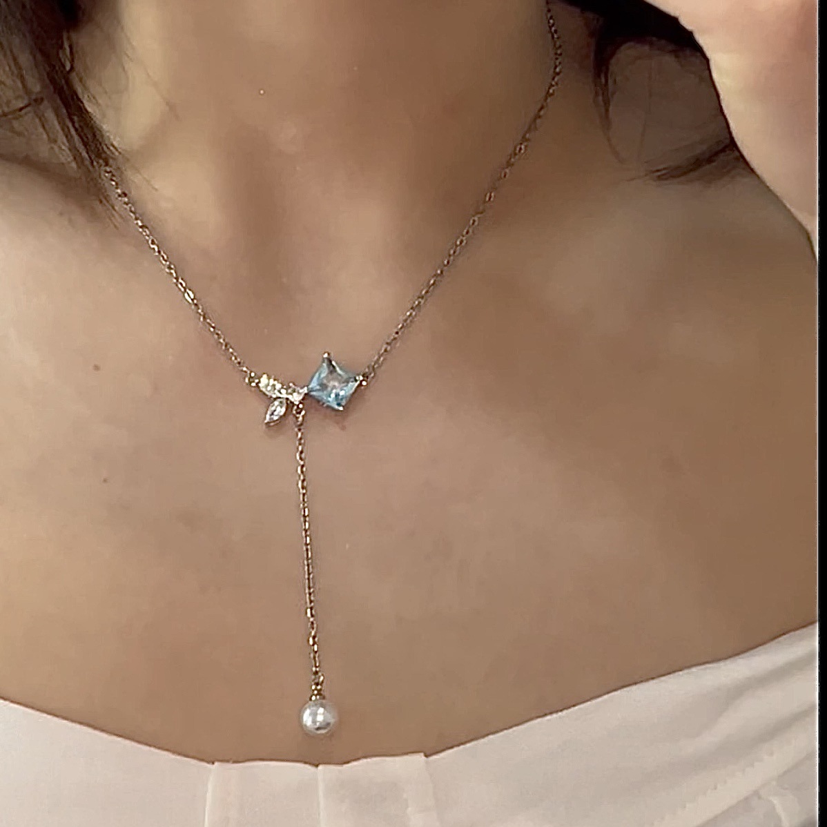 Womenu0027S Elegant Geometric Alloy Necklace Inlay Zircon Necklaces