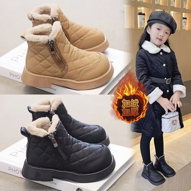 Botas de nieve de niñas con calentamiento de terciopelo para niños zapatos de algodón de invierno 2025 nuevas botas cortas de niñas botas de algodón de niños grandes