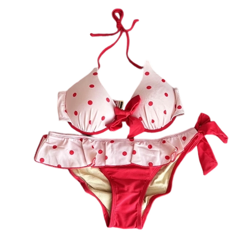 Traje de baño dividido puro y lindo para mujer 2025 bikini de lunares japonés con pechos pequeños reunidos Traje de baño de vacaciones de aguas termales triangular