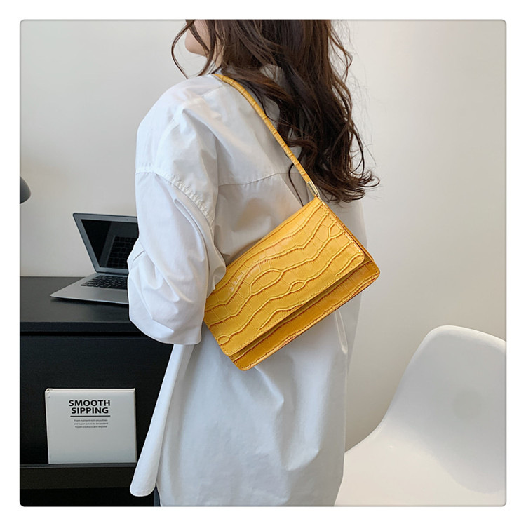 Minimalistisk stil for kvinner med minoritetstekstur under armene 2023 sommer ny håndholdt vestlig liten firkantet veske_voghion.com