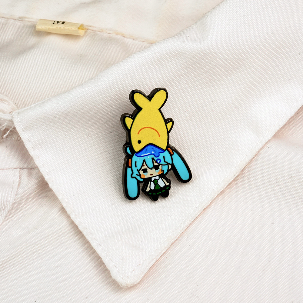 Hatsune Miku Q-version metal brooch, Hatsune Miku fan-made enamel badge, cute cartoon accessory for collars and bags