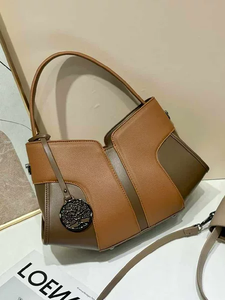 European and American Retro Minimalist Crossbody Bag with Pu Design, Niche Style, Simple Large Capacity, Fashionable Women's Underarm Shoulder Bag