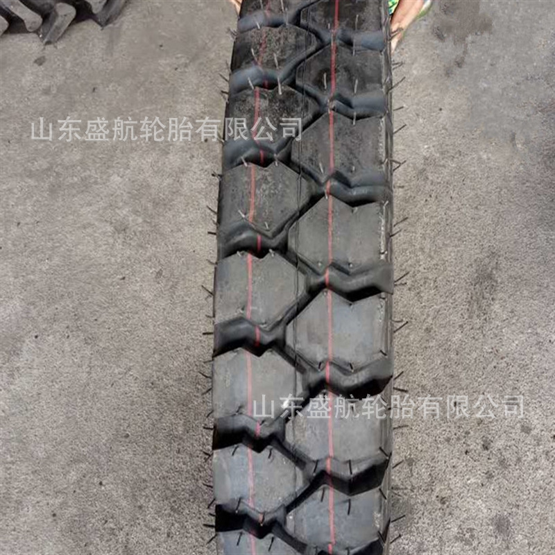 矿山载重货车轮胎7.00-16农用斜交充气耐磨防滑轮胎700-16送内胎
