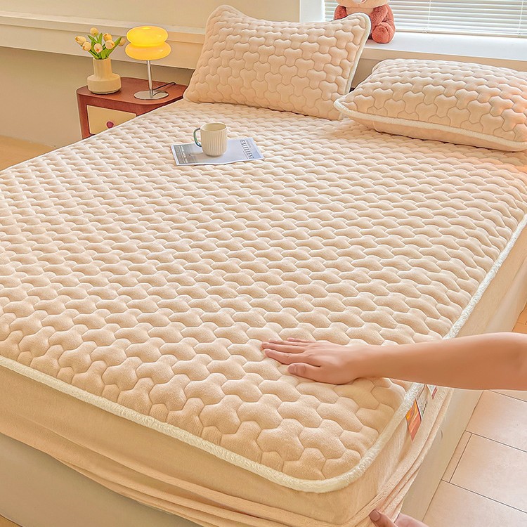 Cama de camisa de leche gruesa clase A cubierta de una sola pieza de cubierta de cama de invierno intercalada de algodón cubierta de colchón cubierta de protección de colchón 2025 nuevo