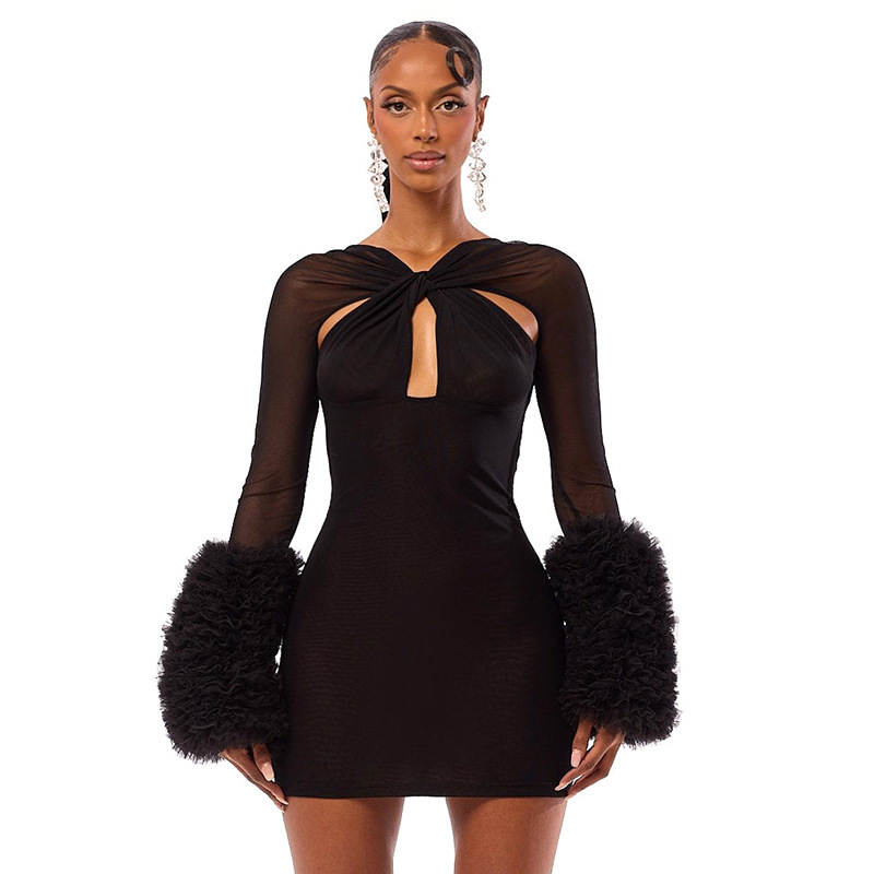 Vestido ajustado de mujer estilo europeo y americano, novedad 2025, de moda, con malla cruzada, mangas de peluche caladas y diseño entallado. image 7