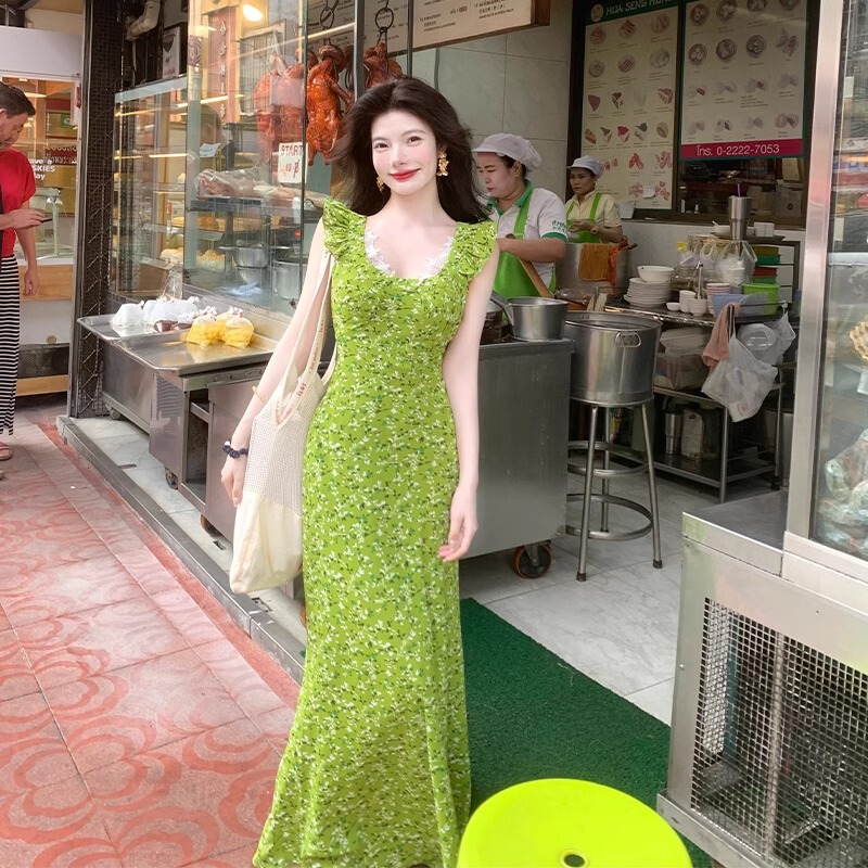 Designed Green Lace Square Neck Dress for Women Summer New Seaside Dopamine Wear White High Waist Long Skirt