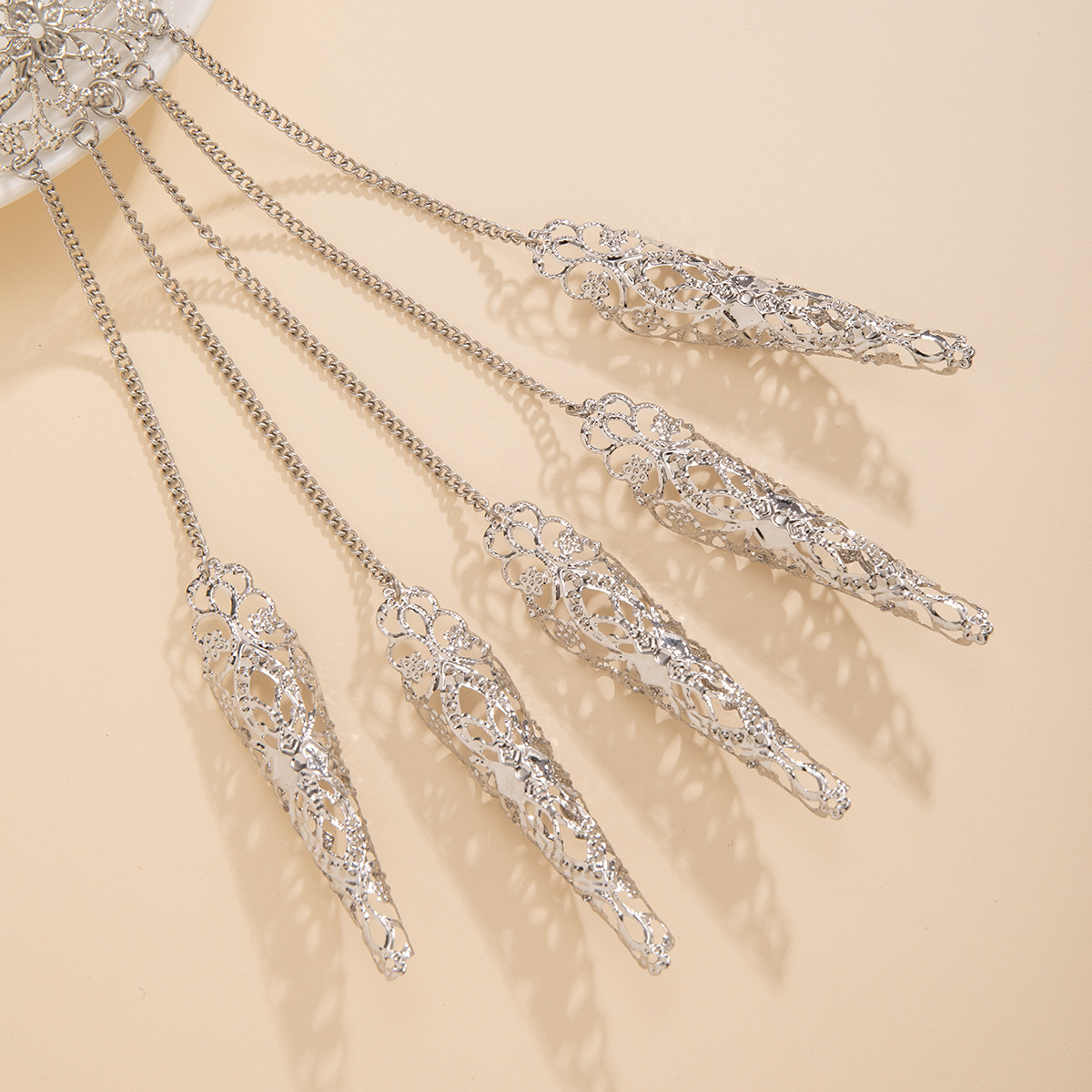 Bracelet chaîne à griffes de doigt Punk, anneaux de pointe d'ongle, motif creux, griffes de doigt de reine ancienne pour femmes et filles, Halloween Cosplay_voghion.com