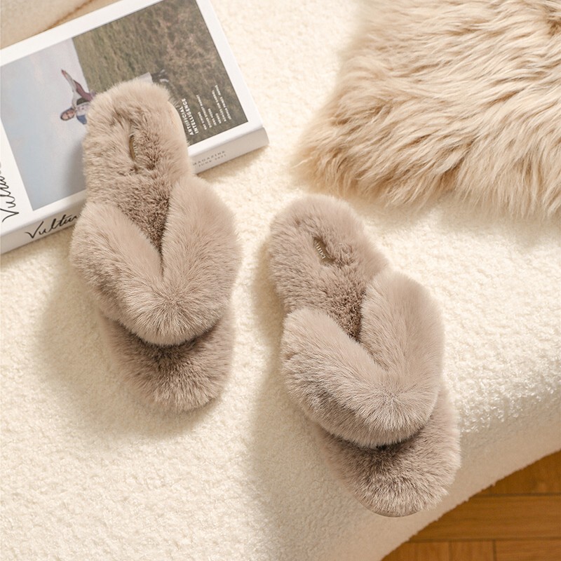 2022 Winter New Fluffy Silk Plush Thong Cotton Slippers Simple Solid Color Home Flip-Flops for Women