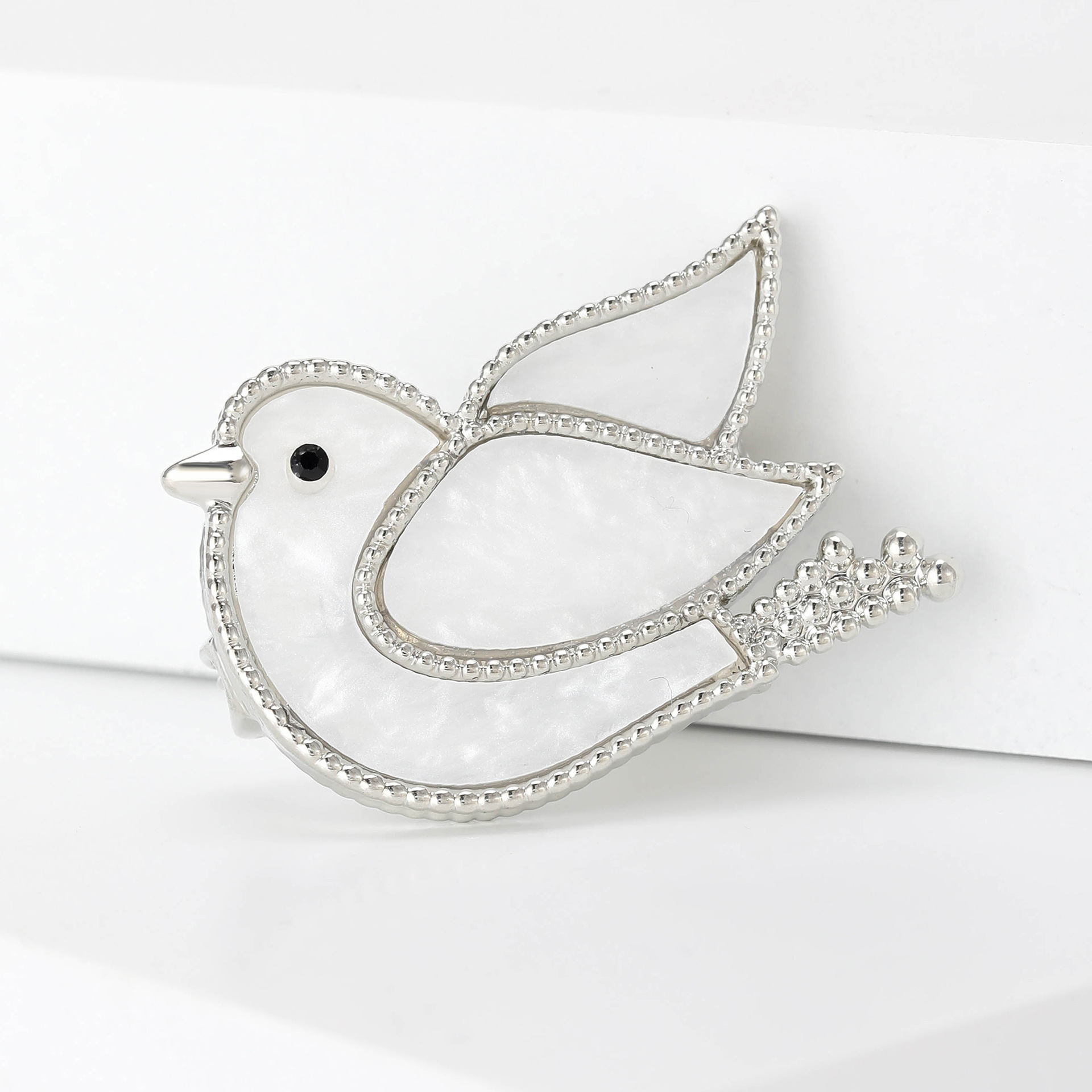 9g Weight Brooches Classification Daily, Tea Party Occasion Alloy Material Pigeon Pattern All Seasons Season Women's Gender Enamel Design Cute, Classic Style Style Cute Classic Style Pin Pigeon Alloy Enamel Women's Brooches 7